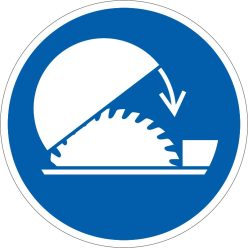   A körfűrész védőburkolatának használata kötelező! matrica (ISO 7010-M031 piktogram)