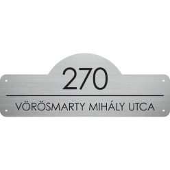 A házszámtábla 3mm vastag, CNC-marással formára alakított, szálra húzott ezüst színű alumínium szend